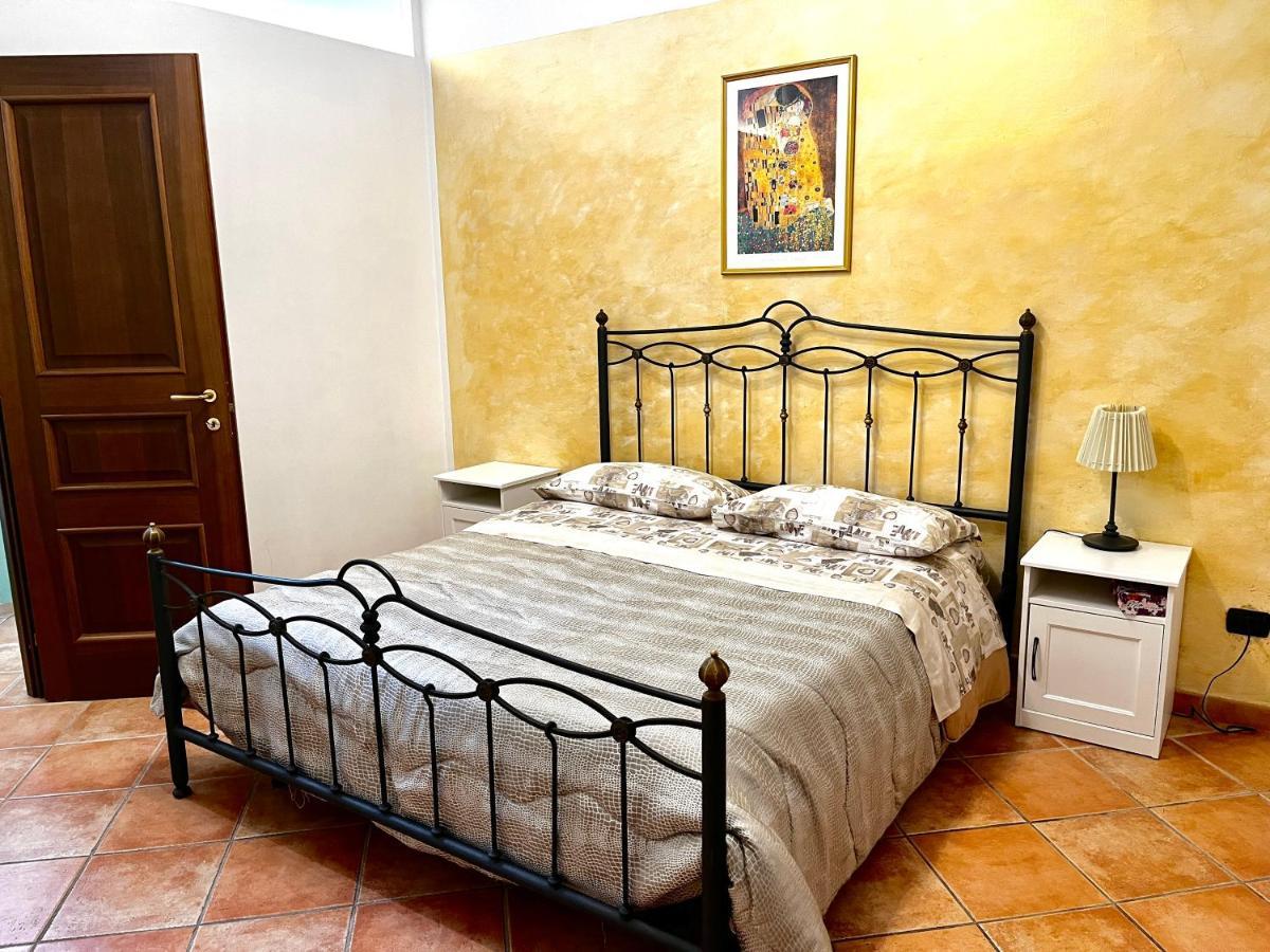 מרקטו סן סברינו B&B Civico 28 מראה חיצוני תמונה